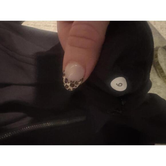 Lululemon Black Bhakti Yoga Asymmetrical Zip Jacket sz 6 - Picture 8 of 8